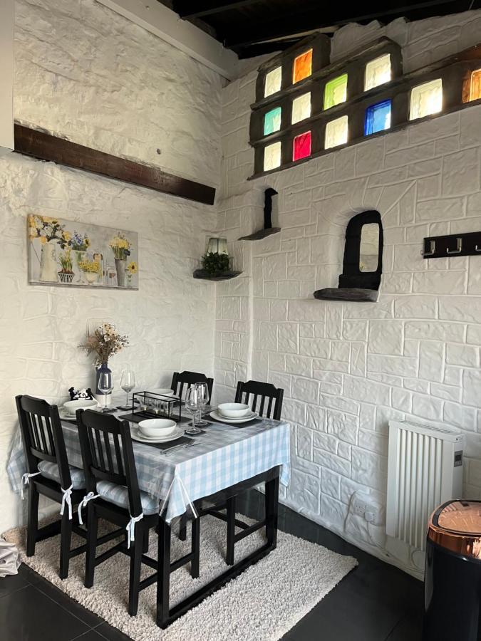 Old Nursery Coity Ngoại thất bức ảnh